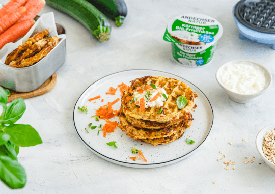 Gemüse Waffeln mit körnigem Frischkäse