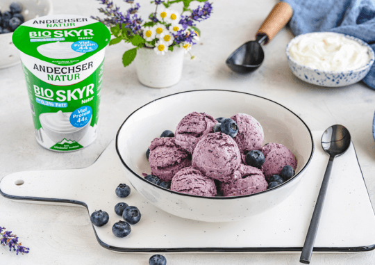 Heidelbeeren Skyr Eis