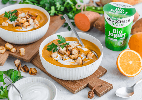 Süßkartoffel-Orangensuppe mit Bio-Jogurt